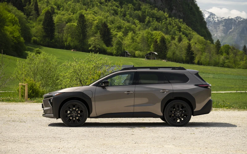 2026_Toyota_bZ4X_Touring_AWD_Brilliant_Bronze_Metallic_static_003